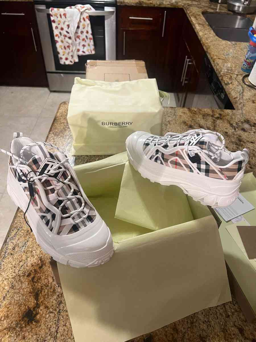 Berberry - Miramar Beach, Florida - FleaMarketBay