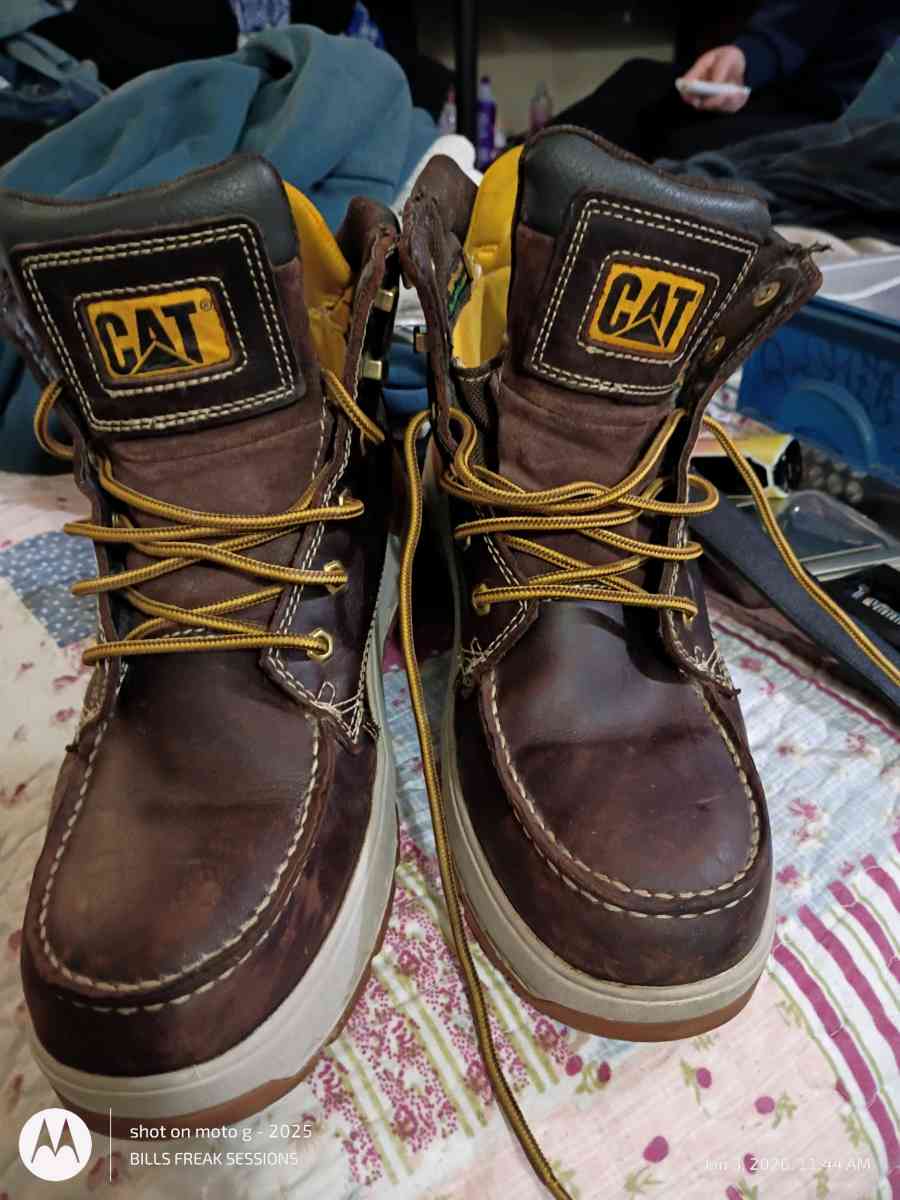 CATERPILLAR WORK BOOTS BRAND NEW WORN ONCE