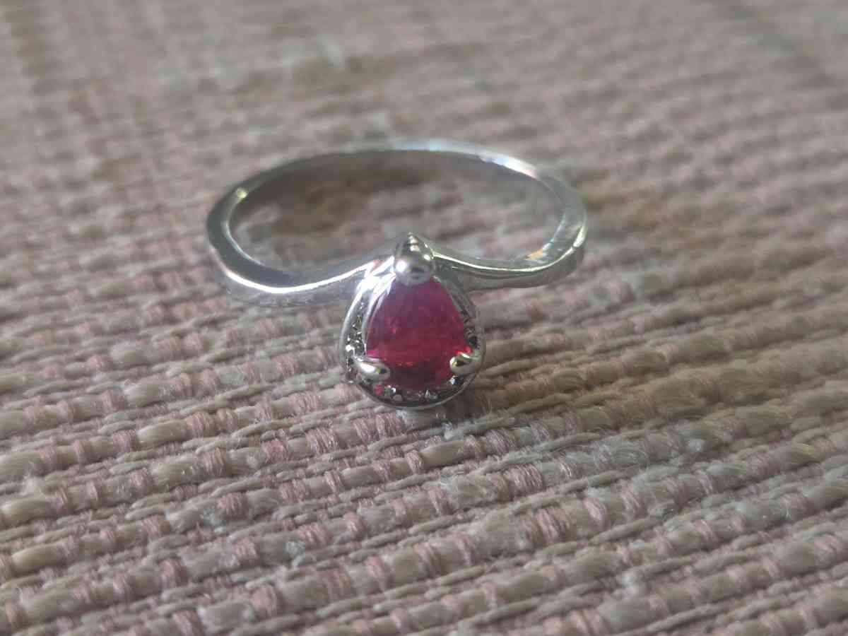 ring and earrings - San Antonio, Texas - FleaMarketBay