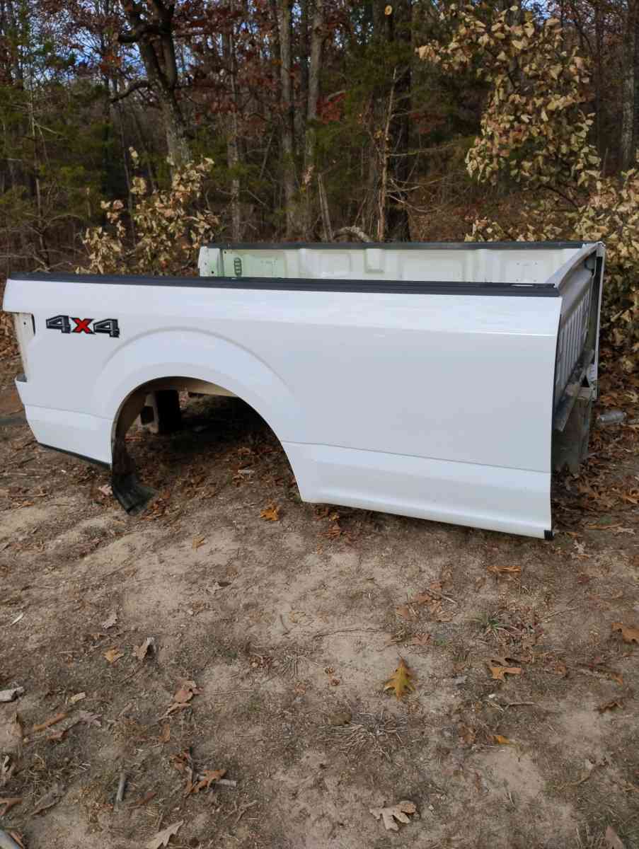 2015 2016 2017 2018 2019 2020 Ford f150 8 ft bed box white - Bismarck, Missouri - FleaMarketBay
