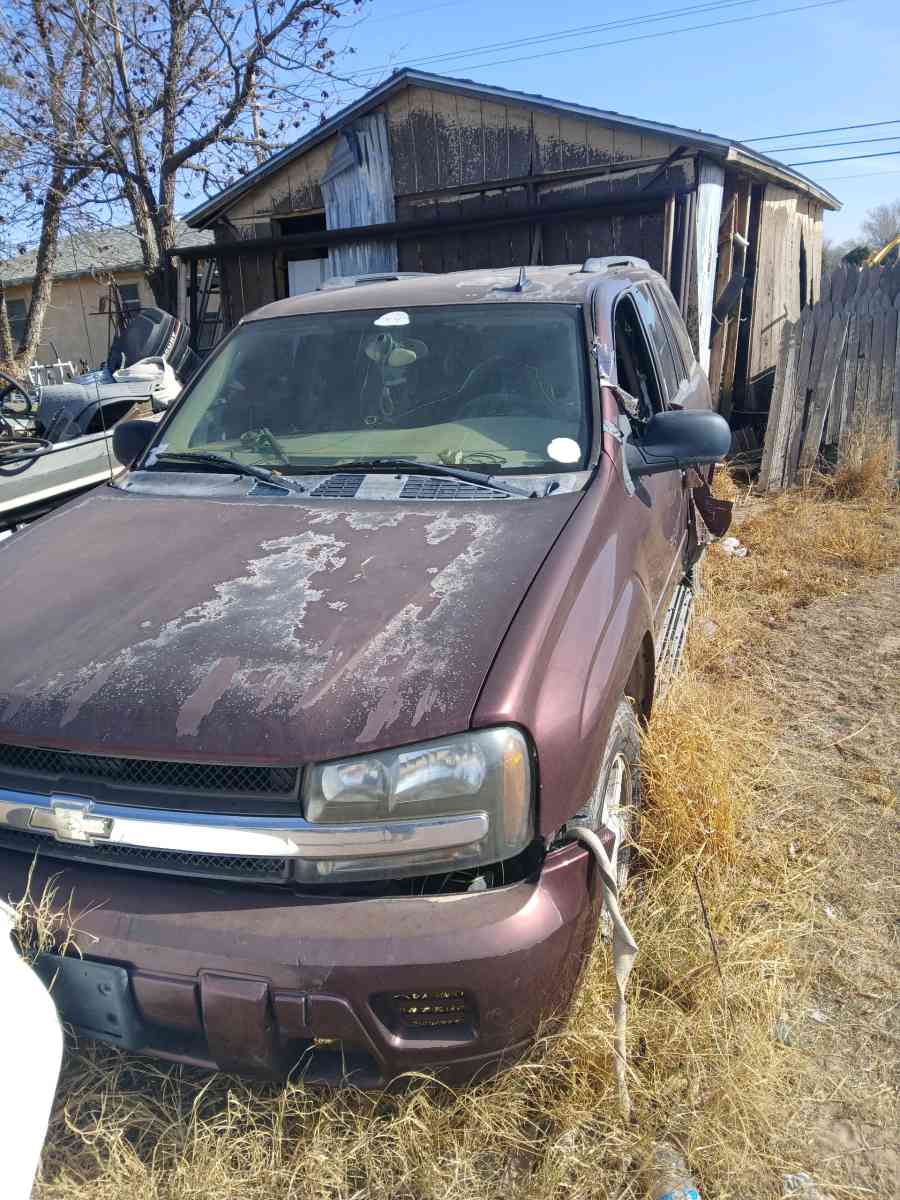 clean title 2008 Chevy trailblazer 2whdrfor parts no motor - Hobbs, New Mexico - FleaMarketBay