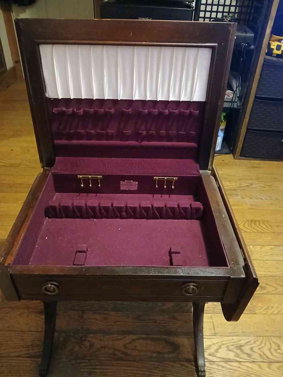antique silverware side table - Rutland, Vermont - FleaMarketBay