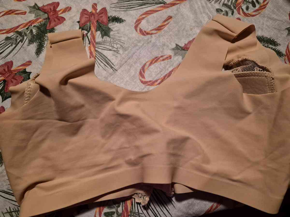 NWOT beige lace bra size XL - New Baltimore, Michigan - FleaMarketBay