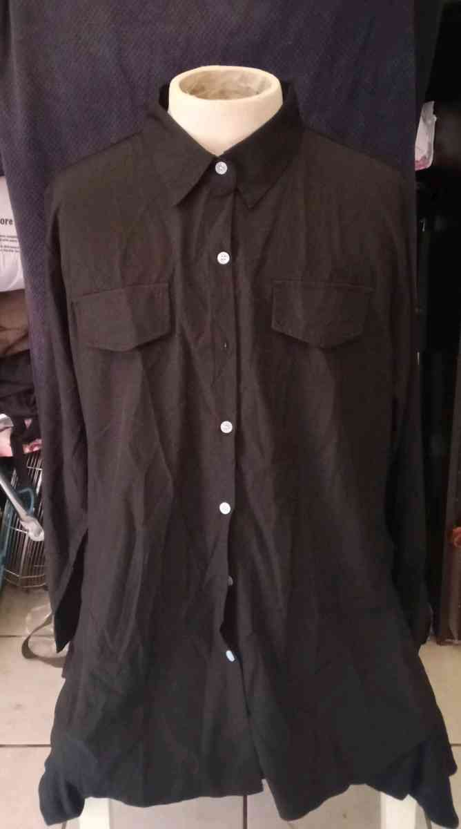 Black long sleeve shirt with buttons - Los Angeles, California