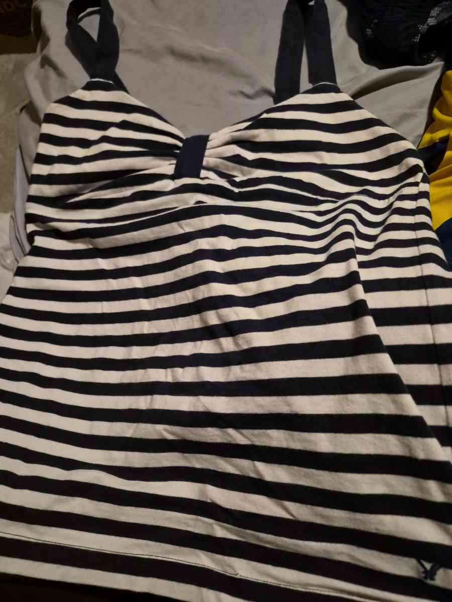 LIKE NEW Womens AMERICAN EAGLE Tank Top Size Large - New Baltimore, Michigan