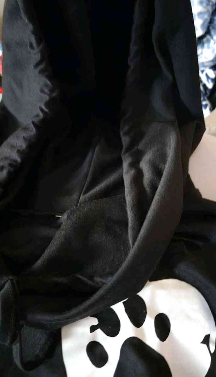 NWOT black LOVE funnelneck hoodie with paw print size XL - New Baltimore, Michigan - FleaMarketBay