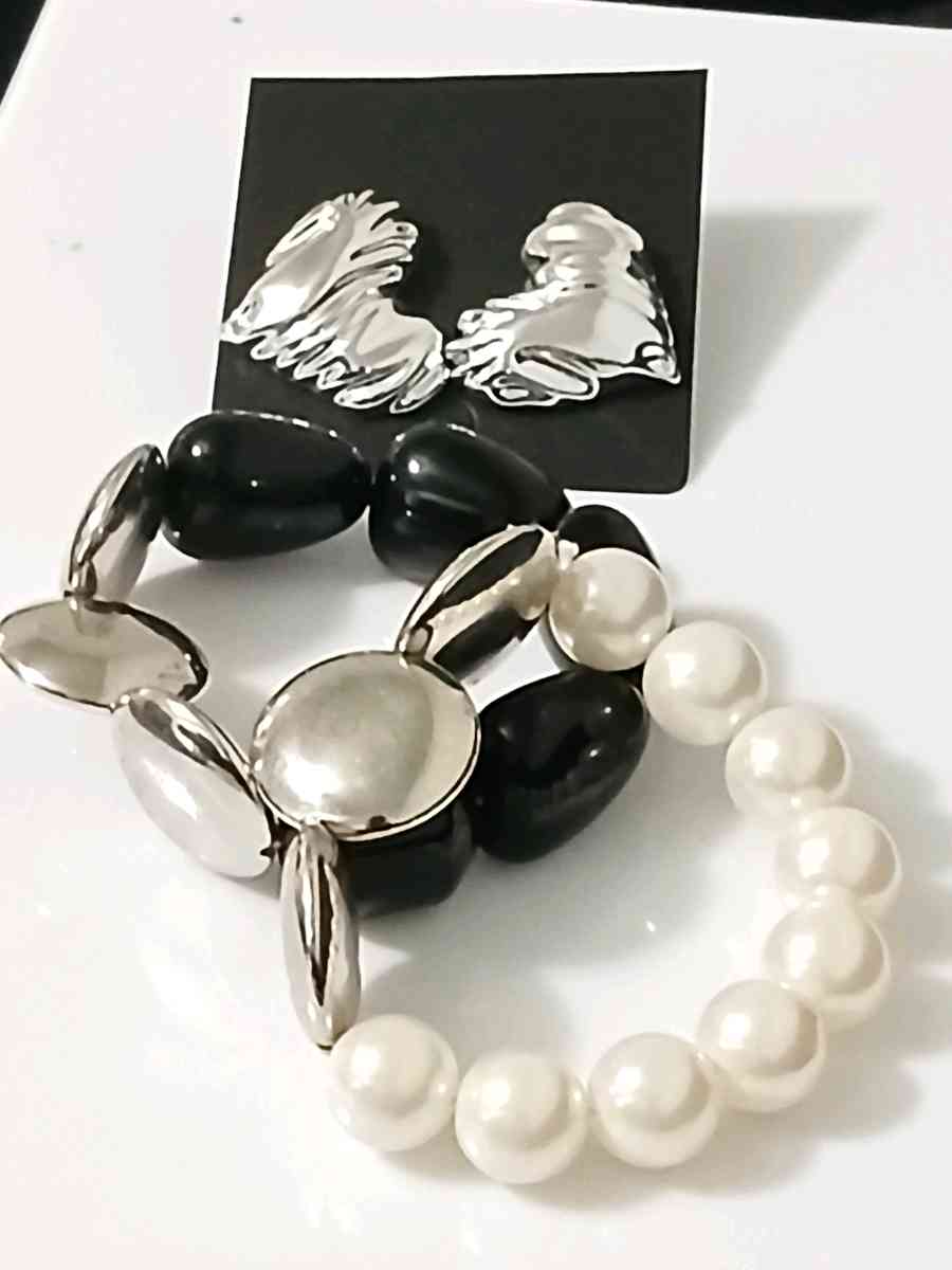 createdjewelsmadebysista - Akron, Colorado - FleaMarketBay