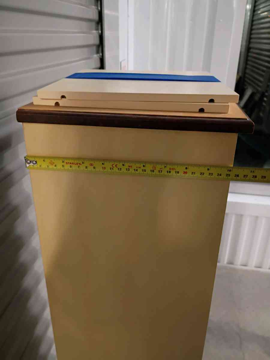 Storage Cabinet - Issaquah, Washington - FleaMarketBay