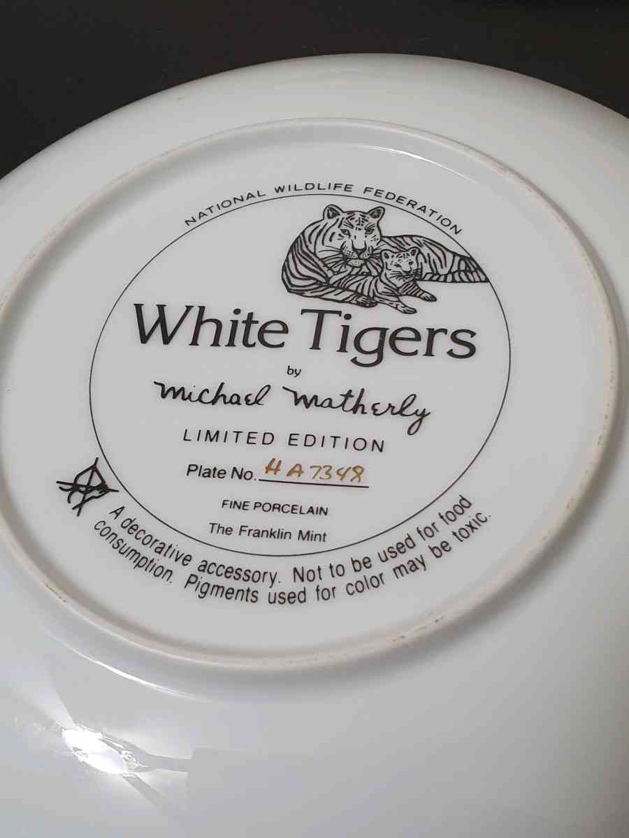 Vintage National Wildlife Federation WHITE TIGERS Plate TFM - Toms River, New Jersey - FleaMarketBay