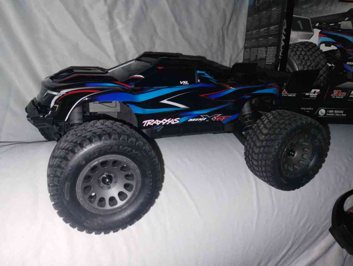 Traxxas xrt mini 4wd - Belleville, Michigan - FleaMarketBay