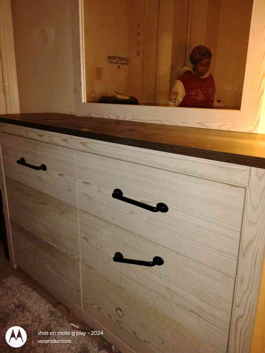 three piece bedroom set Ashley threepiece queen size - Durham, North Carolina - FleaMarketBay