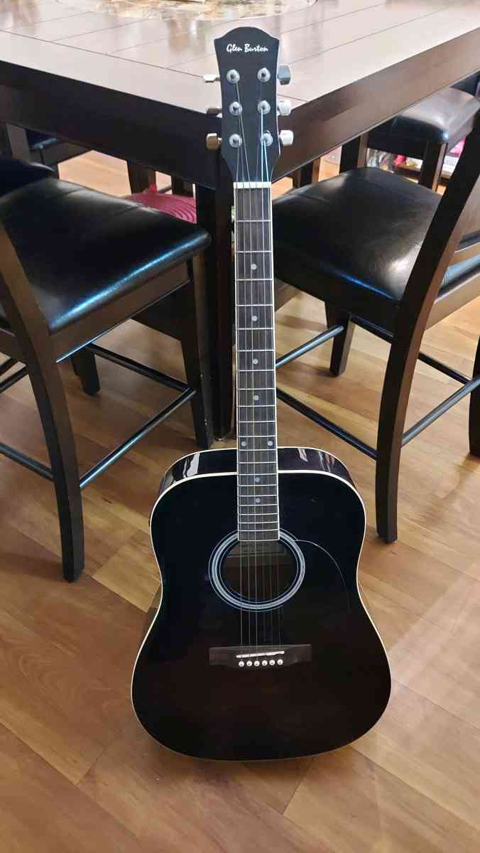 Guitar excellent condition