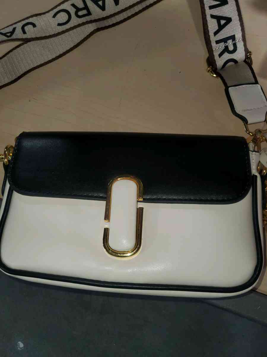 Marc Jacobs Stylish Black and White Crossbody Bag