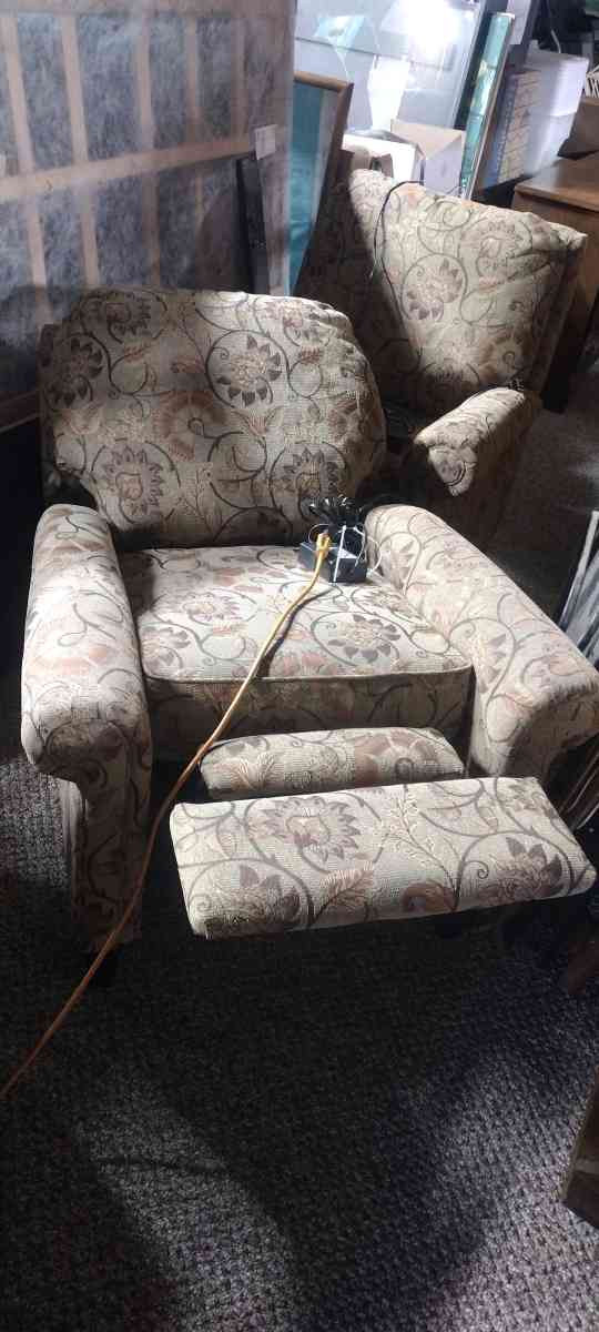 2 electric recliners