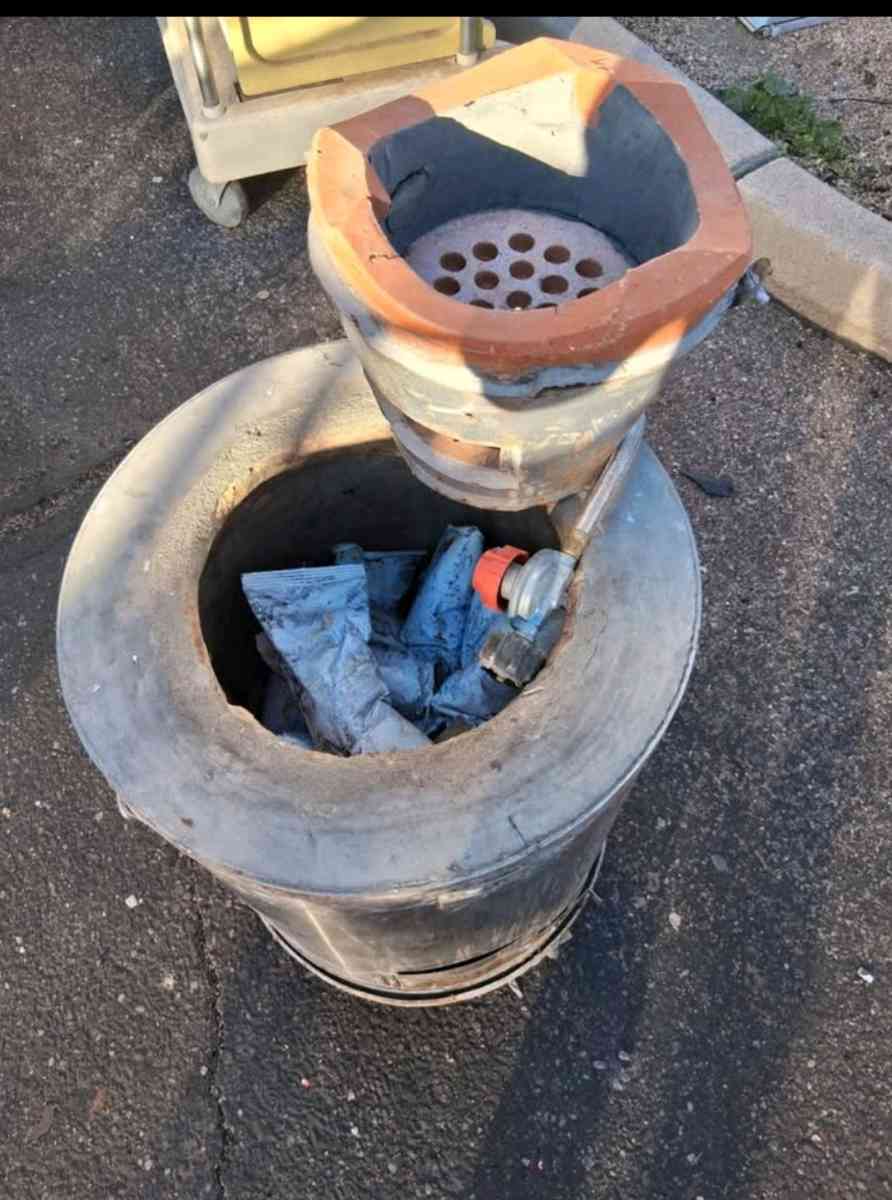 This is a propanefired metal smelting furnace  foundry DIY - Mesa, Arizona