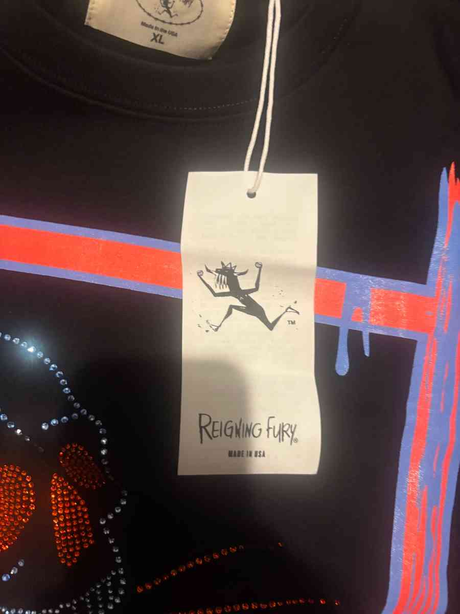 Reigning Fury Clothing Size XL - Clifton, New Jersey - FleaMarketBay