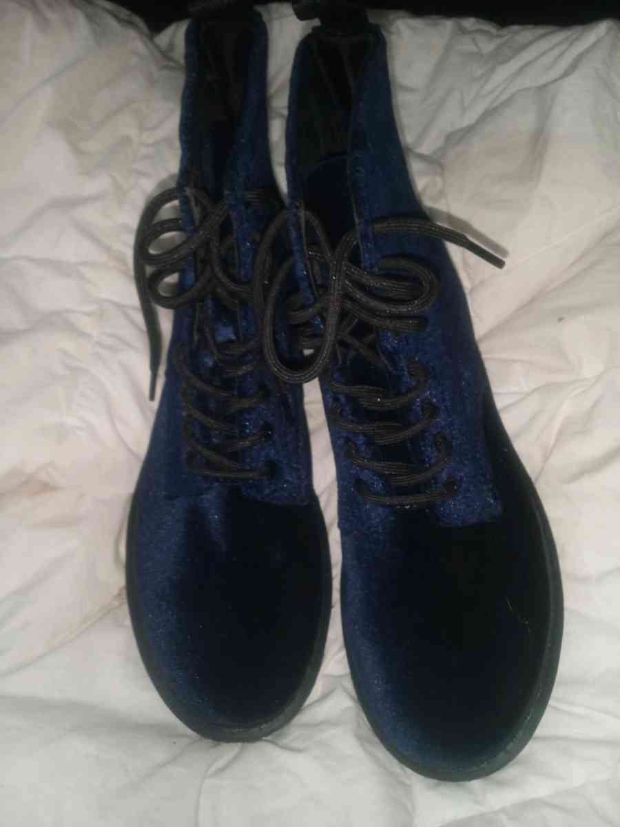 Dr martens blue velvet boots - Wagoner, Oklahoma - FleaMarketBay