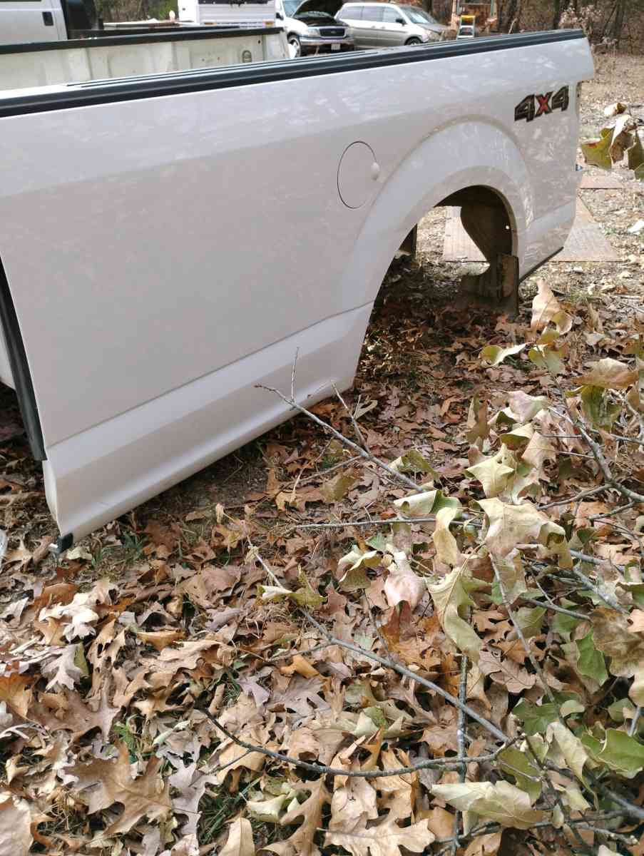 2015 2016 2017 2018 2019 2020 Ford f150 8 ft bed box white - Bismarck, Missouri - FleaMarketBay