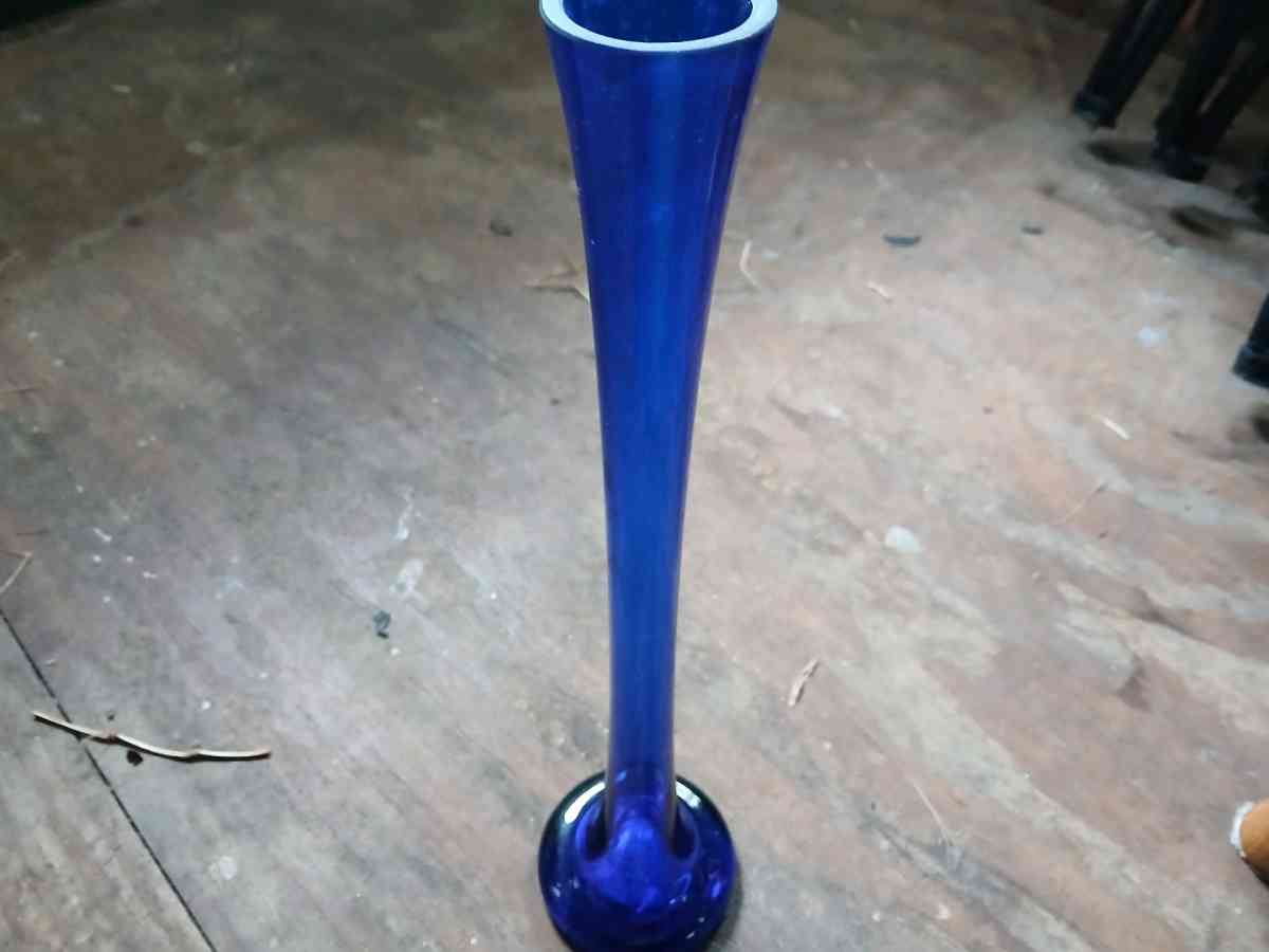 vintage bud vase colbalt with footed swirlclear - Tampa, Florida