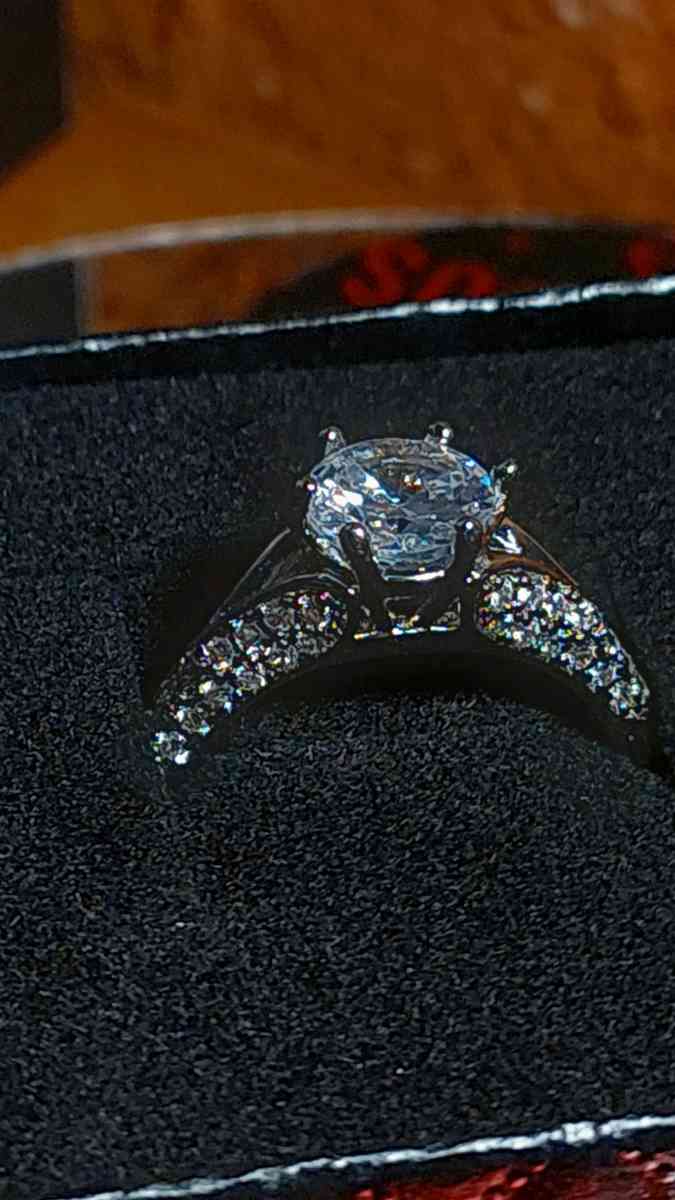 1ct moissanite diamond s925 ring - Knoxville, Tennessee - FleaMarketBay