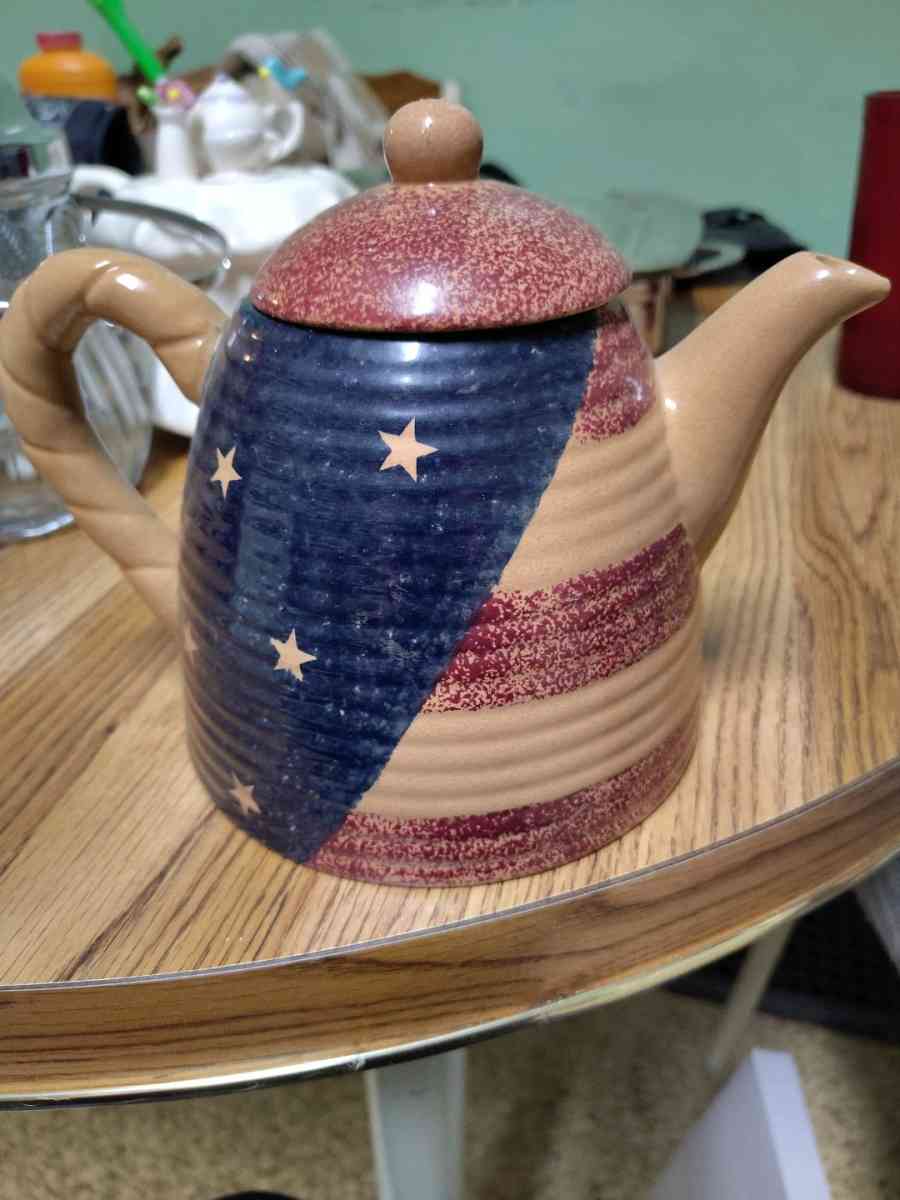 tea time teacart coffee grinder 2 tea pots and a musical jar - Saint Joseph, Missouri - FleaMarketBay