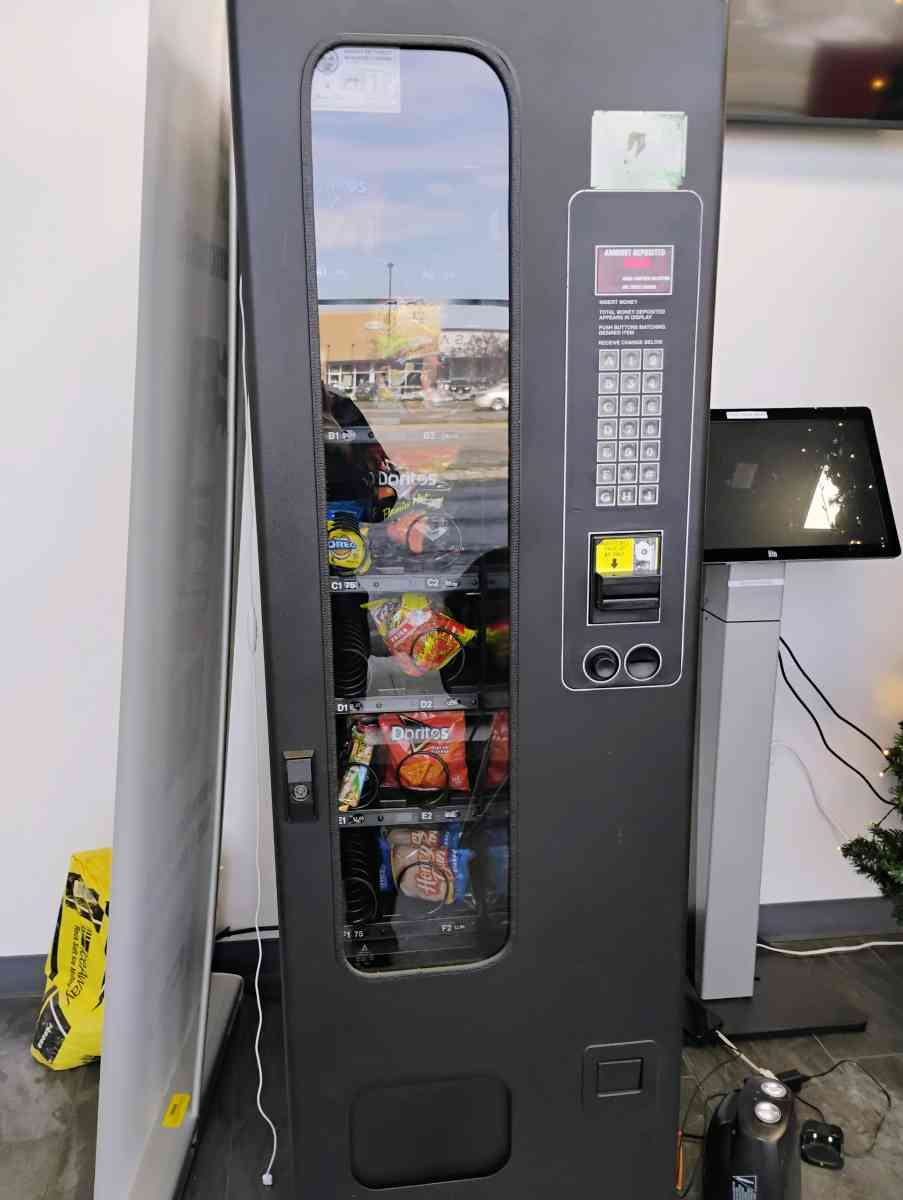 small vending machine - Mount Prospect, Illinois - FleaMarketBay