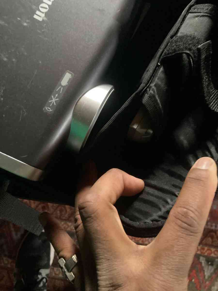 Canon REALiS X600 LCoS Projector - Essington, Pennsylvania - FleaMarketBay