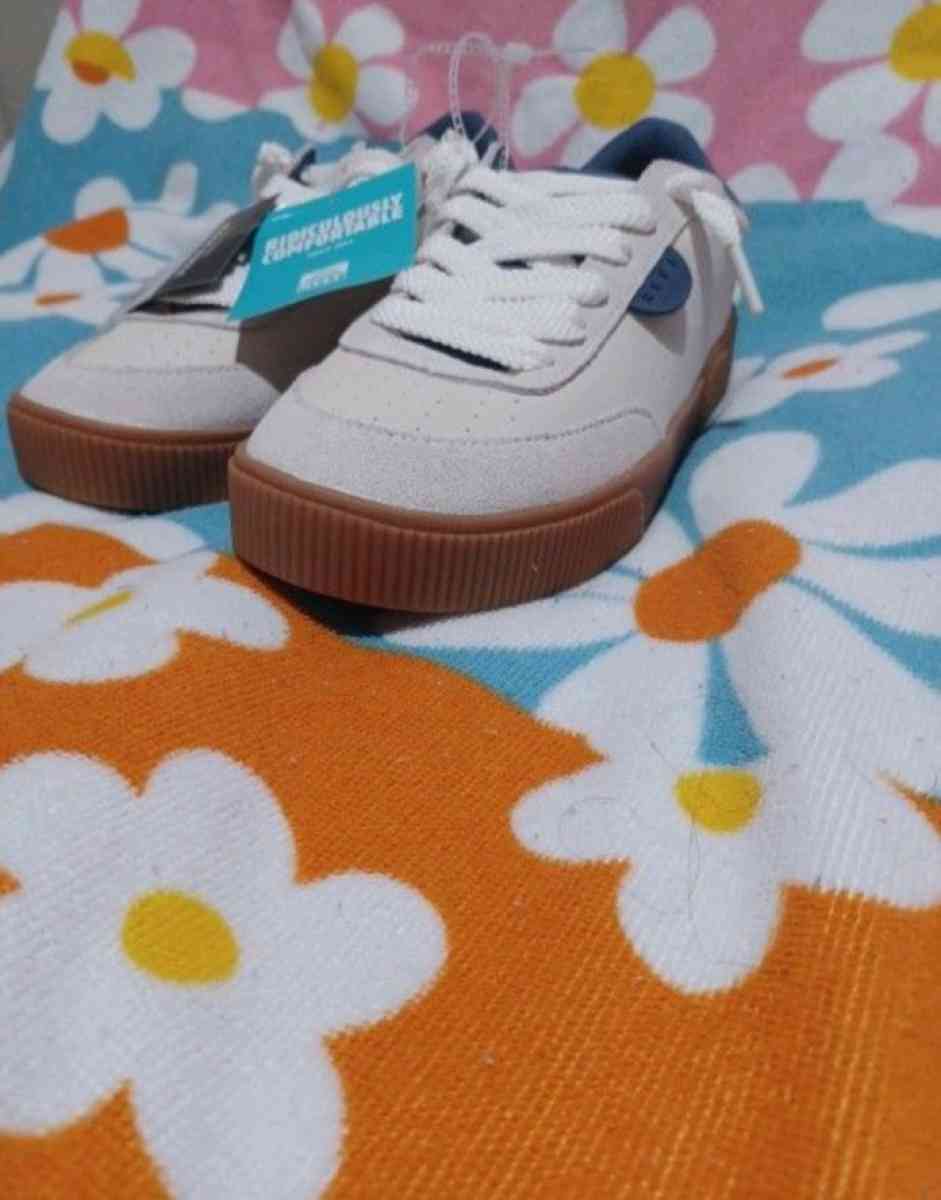 REEF SHOES - Lewisville, Texas - FleaMarketBay