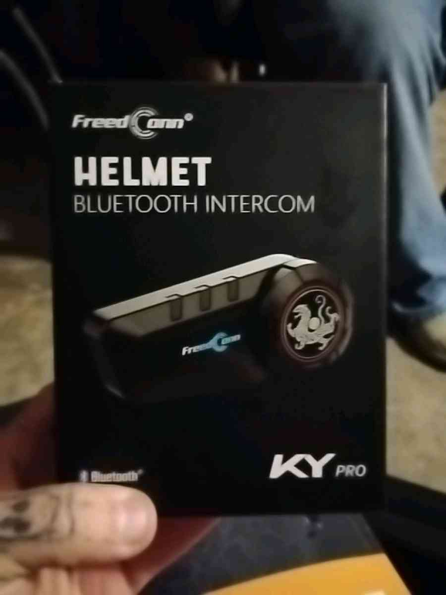 Freed onn helmet Bluetooth intercom - Pittsburg, California