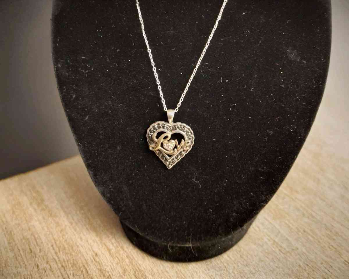 Silver heart necklace - Theodore, Alabama