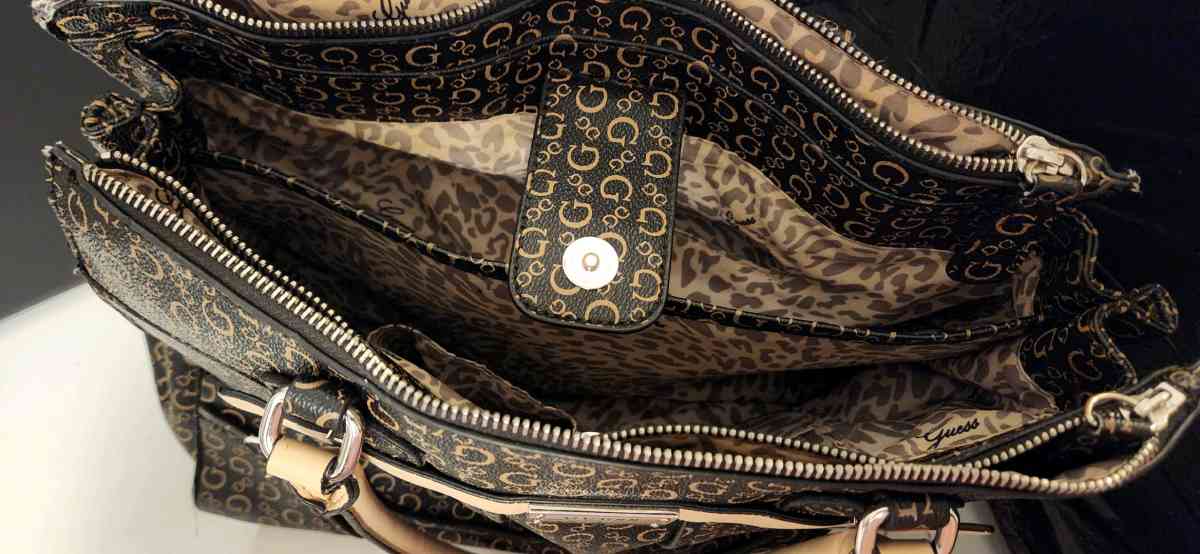 Guess Bag - Shreveport, Louisiana - FleaMarketBay