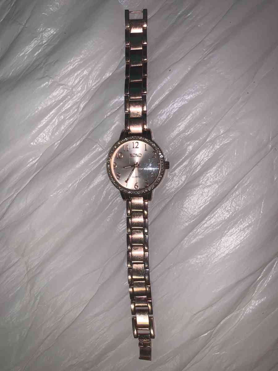 xoxo gold plated watch - Tampa, Florida - FleaMarketBay