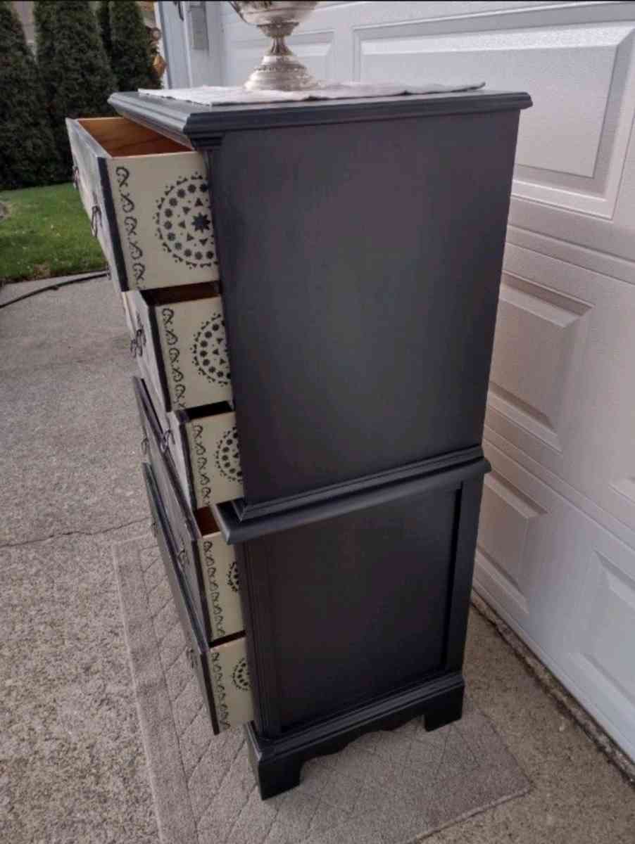 Used Wooden dresser - Altamonte Springs, Florida - FleaMarketBay