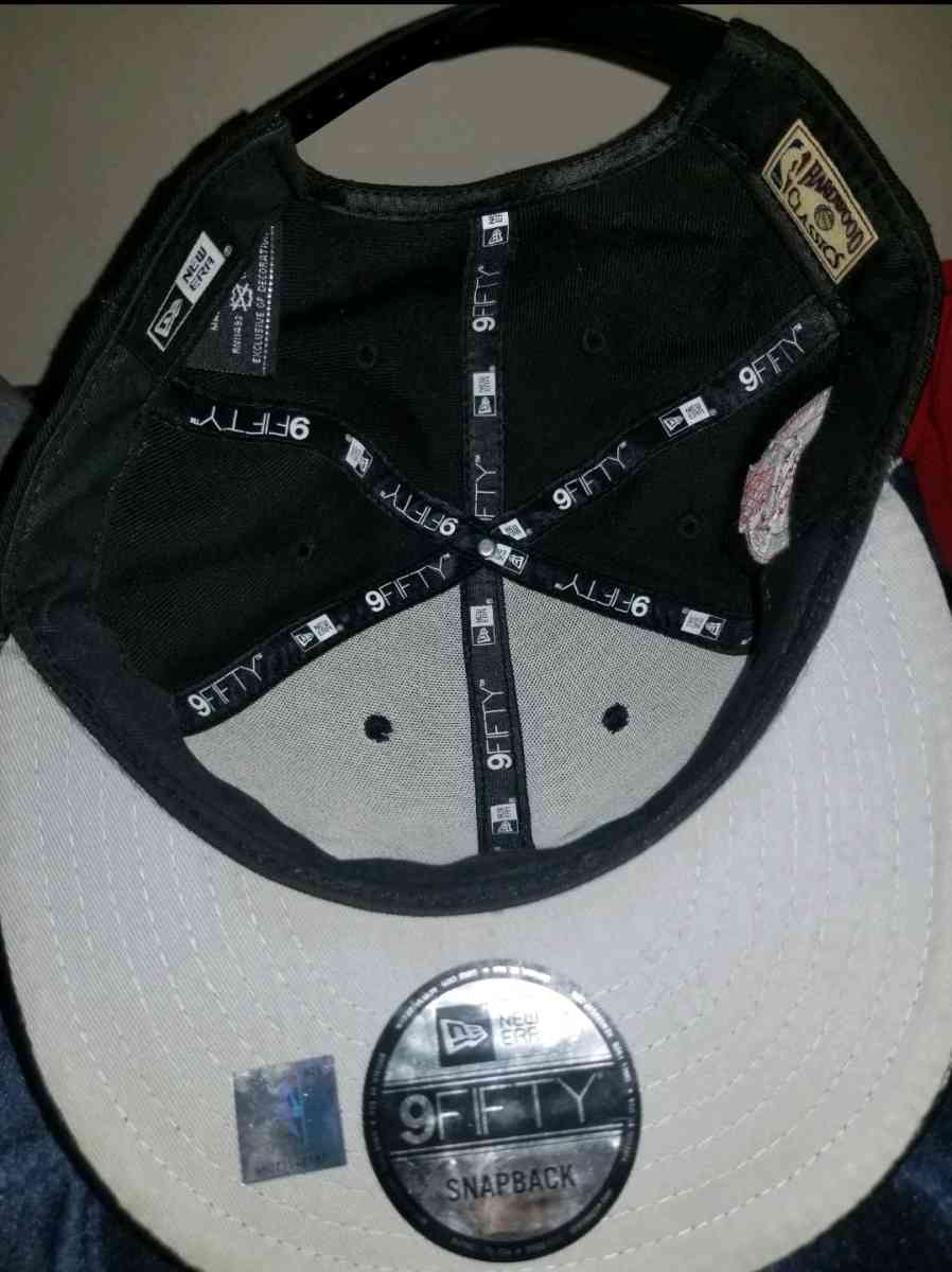 Lot of 3 Basketball Caps Chicago Bulls Pirates Chicago Bulls - Chicago Ridge, Illinois - FleaMarketBay