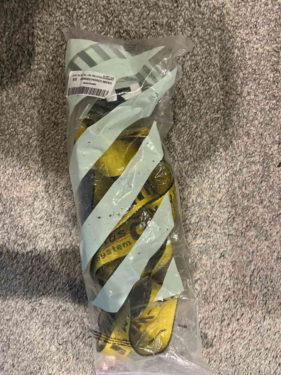 Gucci slides - Carlisle, Pennsylvania - FleaMarketBay