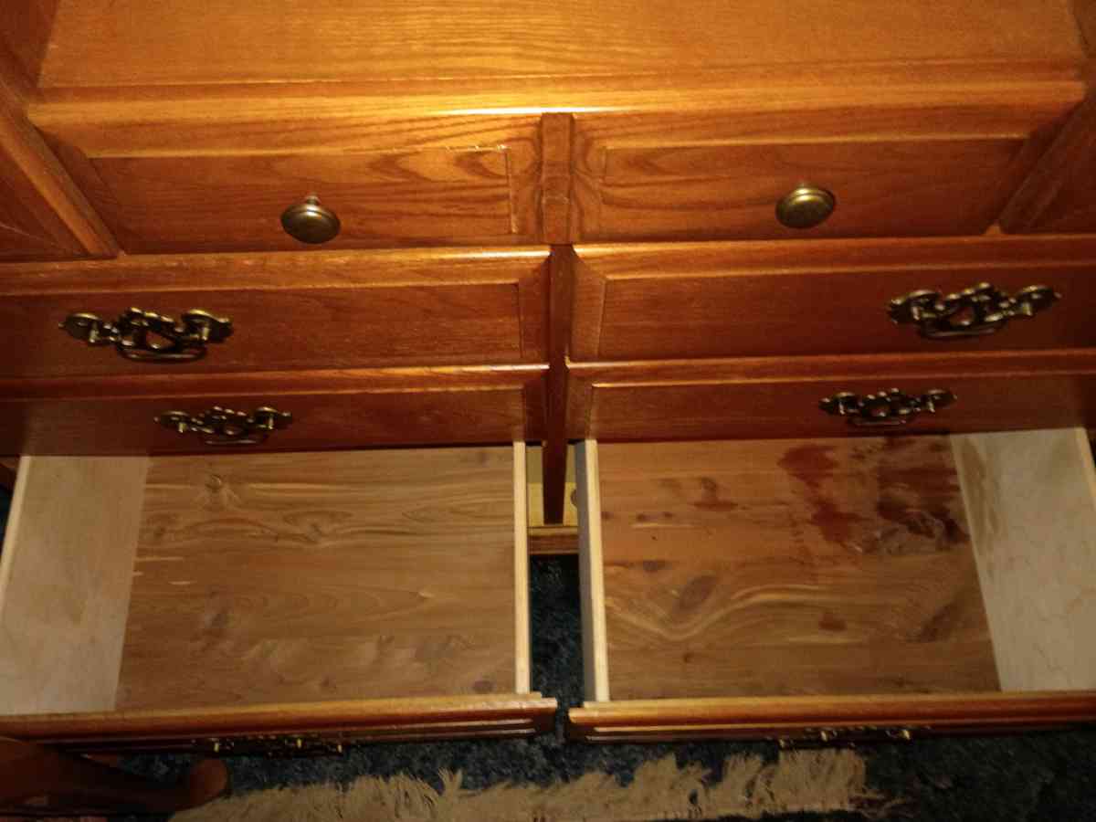 Vaughan Bassett Dresser with Mirror - Seymour, Indiana - FleaMarketBay