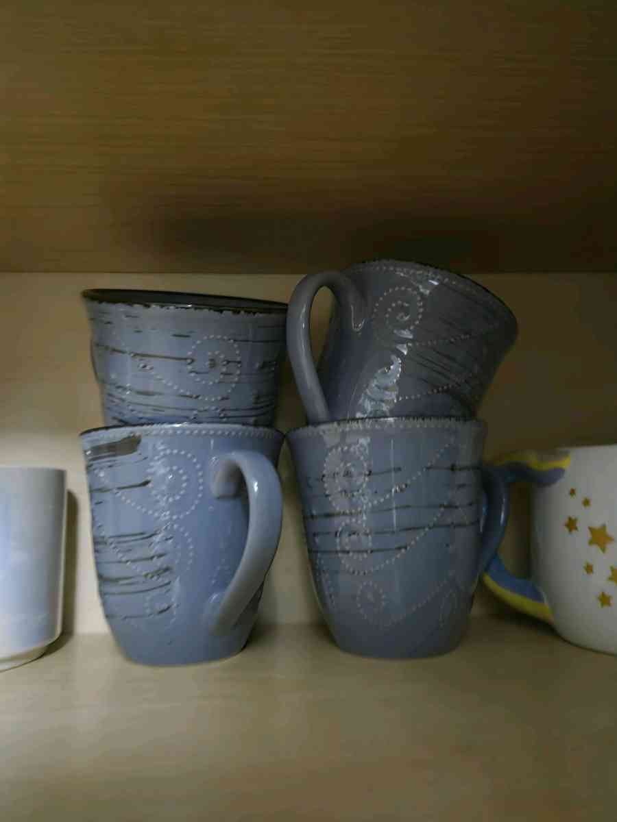 16 piece dinnerware set - Arvada, Colorado - FleaMarketBay