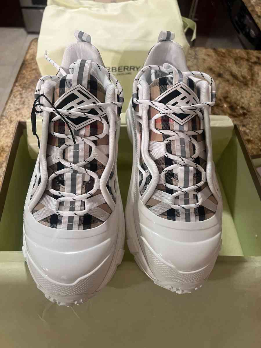 Berberry - Miramar Beach, Florida - FleaMarketBay