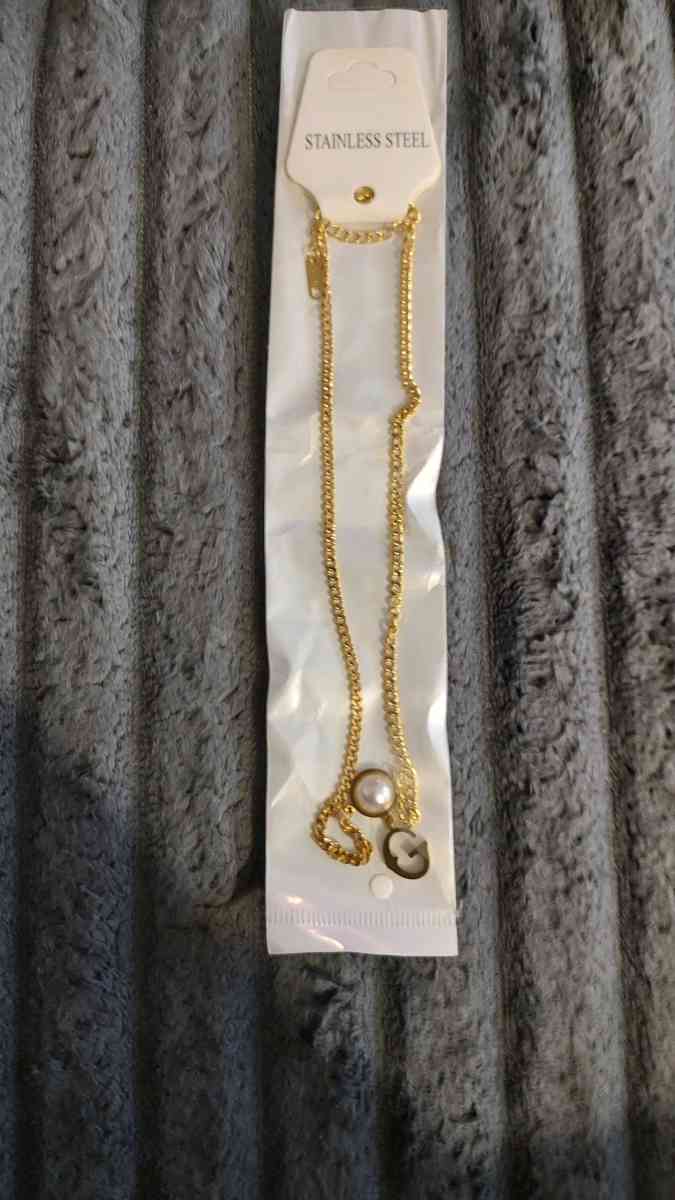 necklaces   10 dollars each - Scranton, Pennsylvania - FleaMarketBay