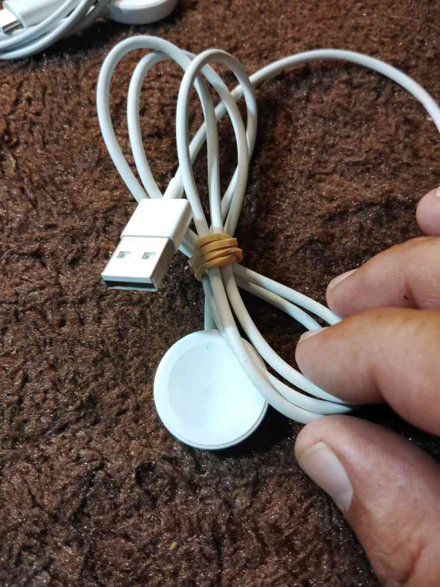 apple watch magnet charger N apple airpods3 left side - North Hills, California - FleaMarketBay