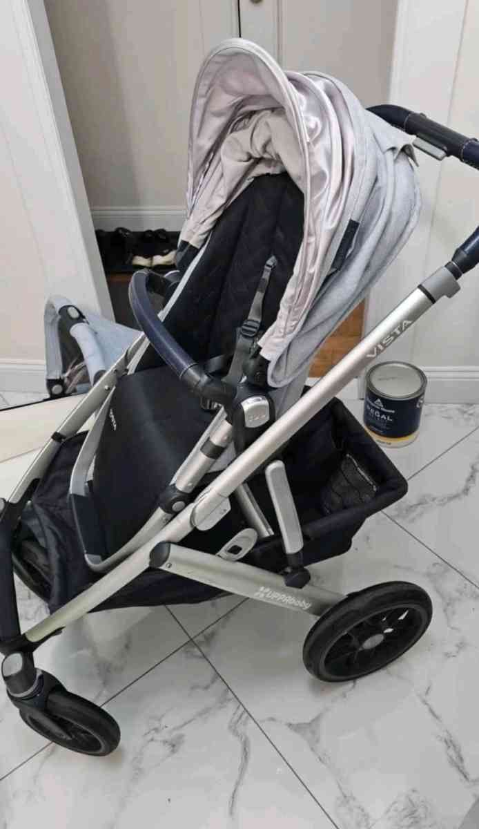 Cute UPPAbaby VISTA Stroller with Bassinet - Queens Village, New York - FleaMarketBay
