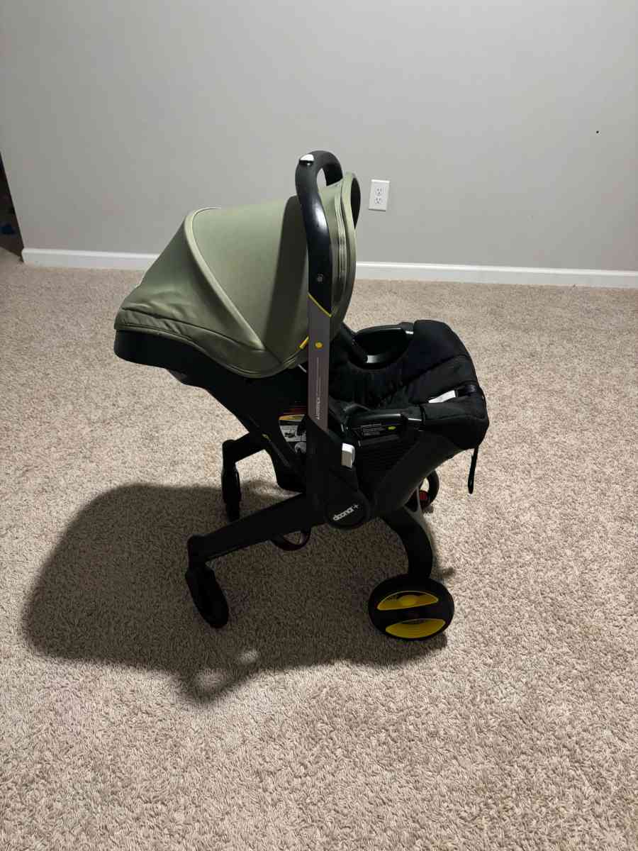 Doona Infant Car Seat Stroller  Green - Spartanburg, South Carolina