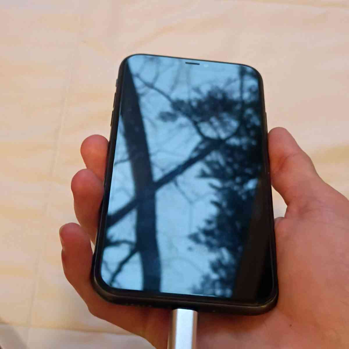 iPhone 64GB - Langley, Washington - FleaMarketBay