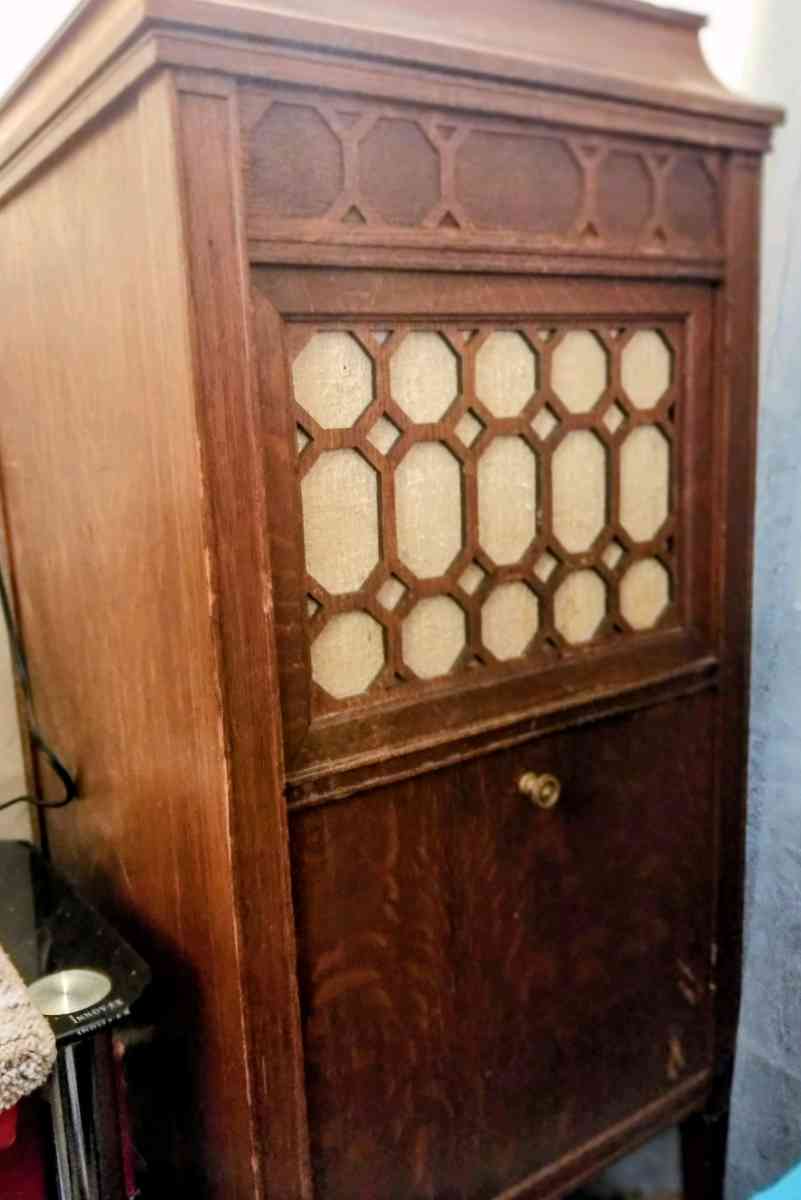 a1916Thomas Edison disc phonograph with 35 records that come - Saint Joseph, Missouri