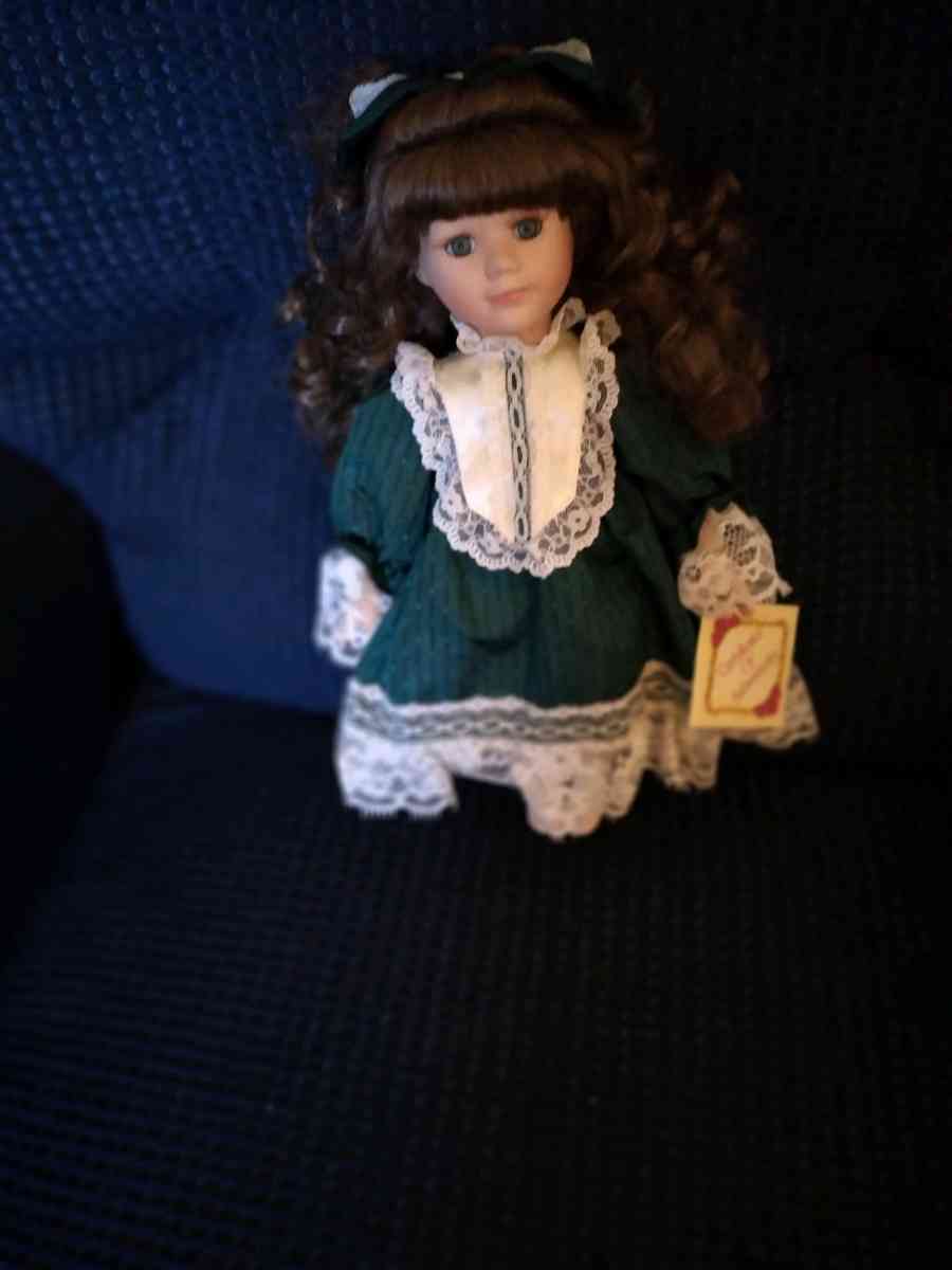 Four Beautiful Antique Dolls - Roanoke, Virginia - FleaMarketBay