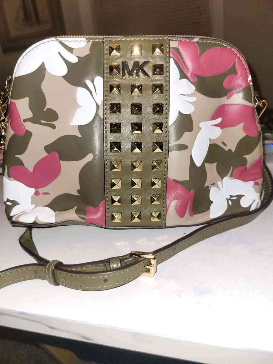 Mk bag with shoulder strap - Lexington, North Carolina