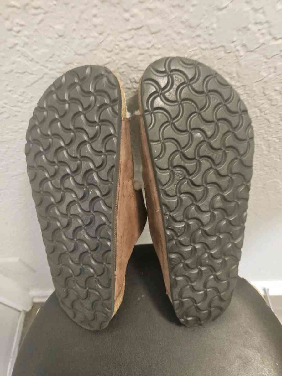Birkenstock Arizona Fur Shearling Sandals - Tulsa, Oklahoma - FleaMarketBay