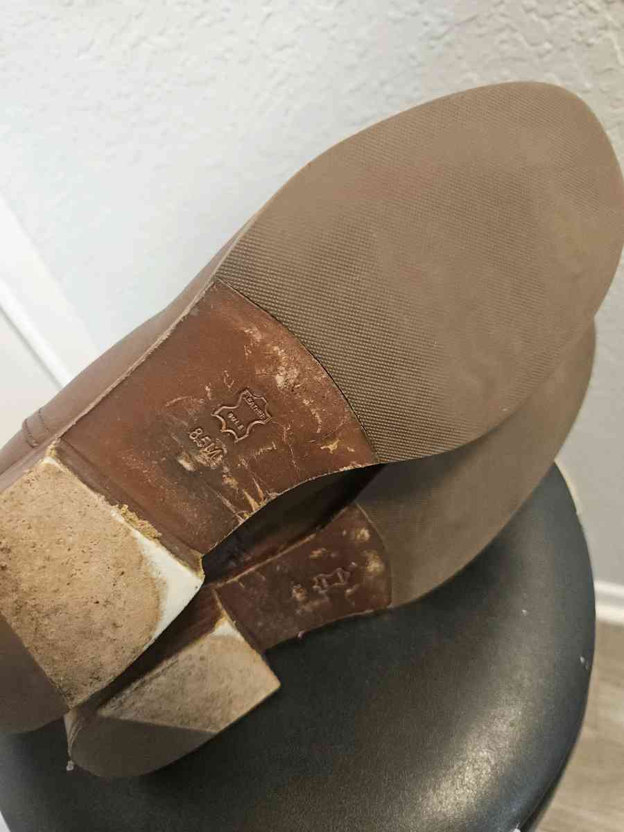 Tory Burch Kiernan Rinding Boots - Tulsa, Oklahoma - FleaMarketBay