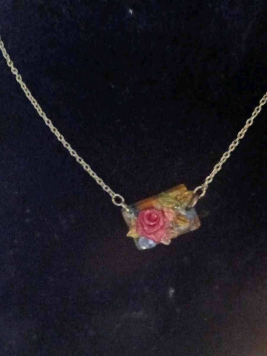 Rose necklace - Lufkin, Texas - FleaMarketBay