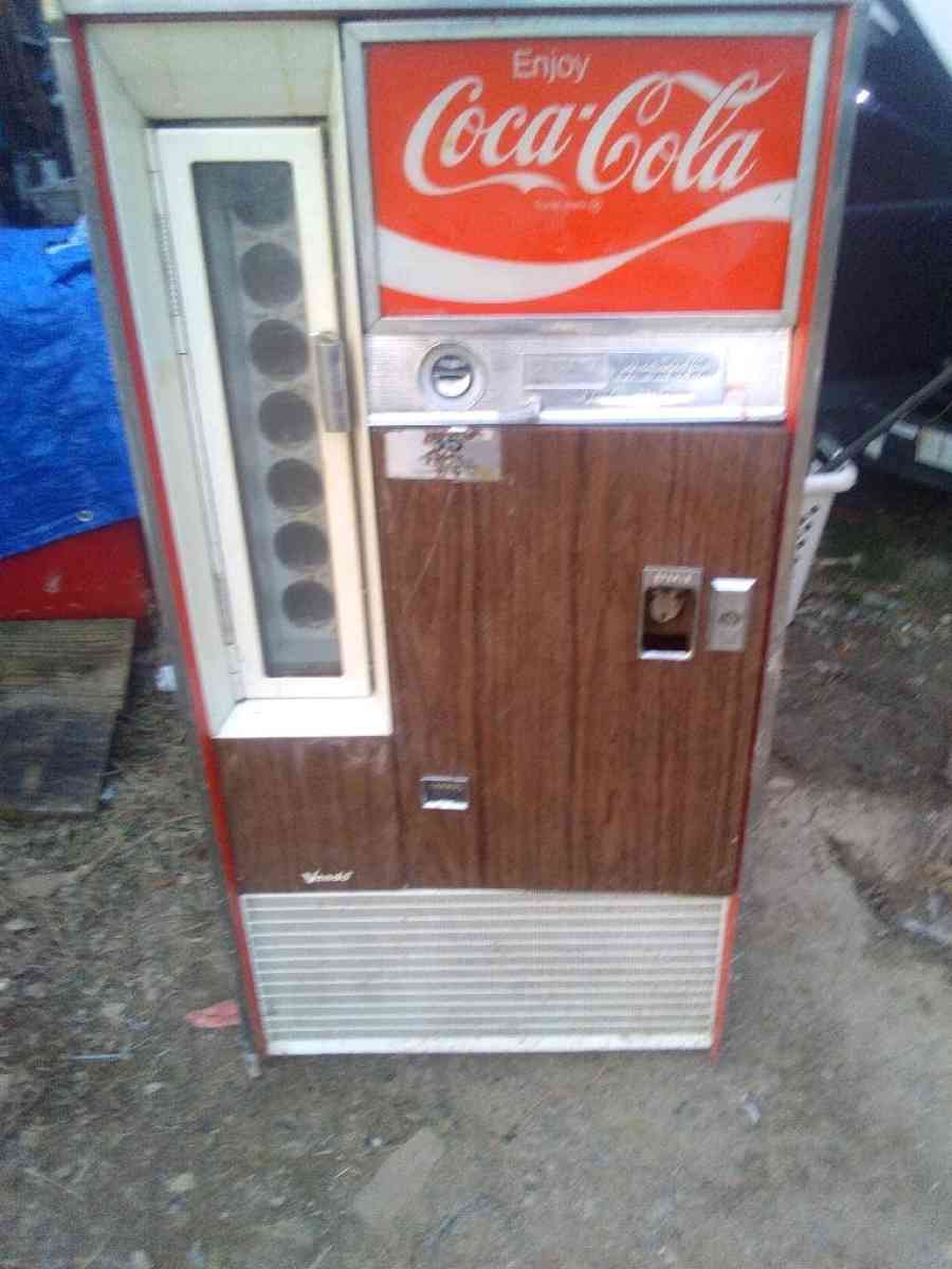 coke machine - Kodak, Tennessee